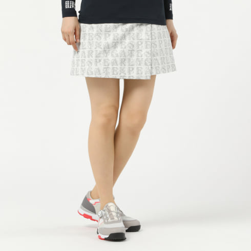 パーリーゲイツ レディース ゴルフ ショートパンツ ドビーストレッチシャークスキン 装飾ロゴ柄 (0552232908) ショートパンツの形をしたスカート PEARLY GATES