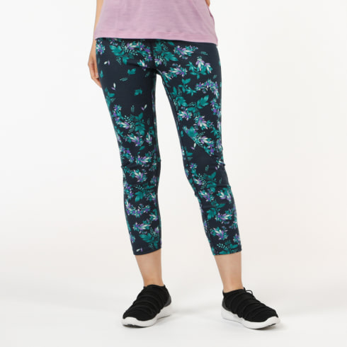 エスエヌ スーパーナチュラル レディース カプリパンツ BACKCROSS TIGHTS PRINTED SNWJ00025 S42 スポーツウェア  ヨガウェア sn super natural