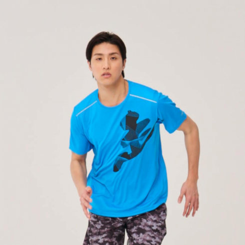 ティゴラ メンズ 陸上/ランニング 半袖Tシャツ(走るグラフィック) UV 