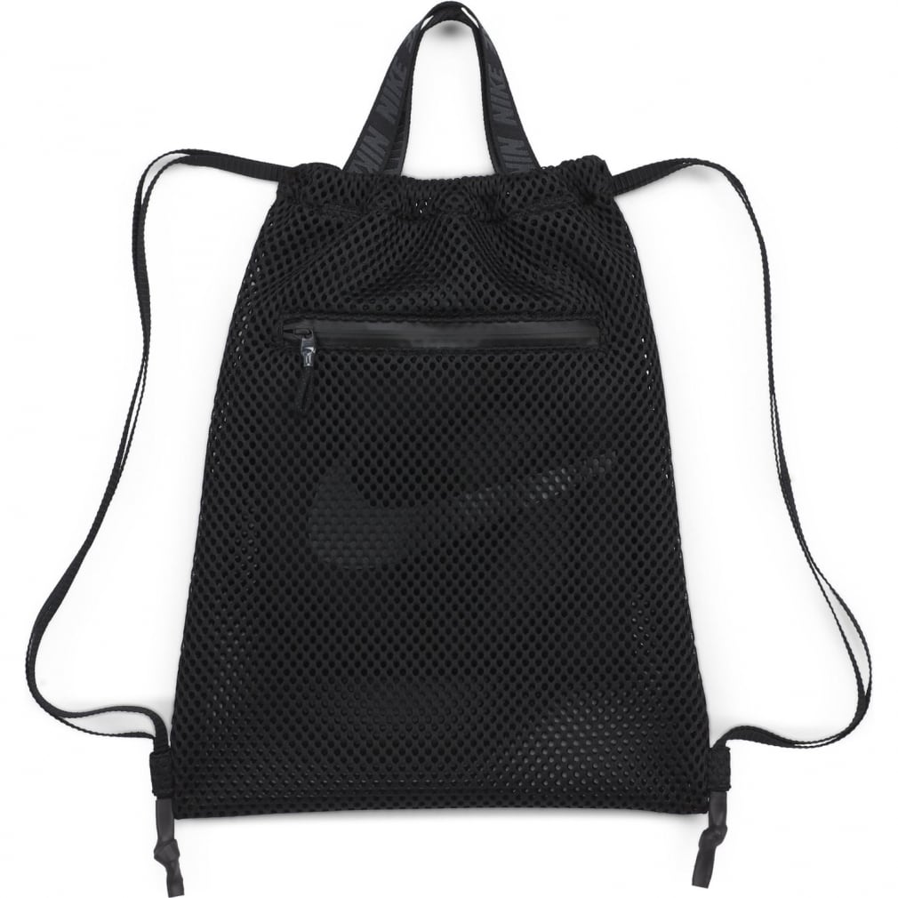 ナイキ スポーツウェア エッセンシャル ジムサック Ba6146 011 マルチバッグ 14l ブラック Nike 公式通販 アルペングループ オンラインストア