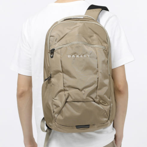 オークリー ESSENTIAL BACKPACK M 6.0 FOS900983 30W ディパック バックパック リュック 26L OAKLEY