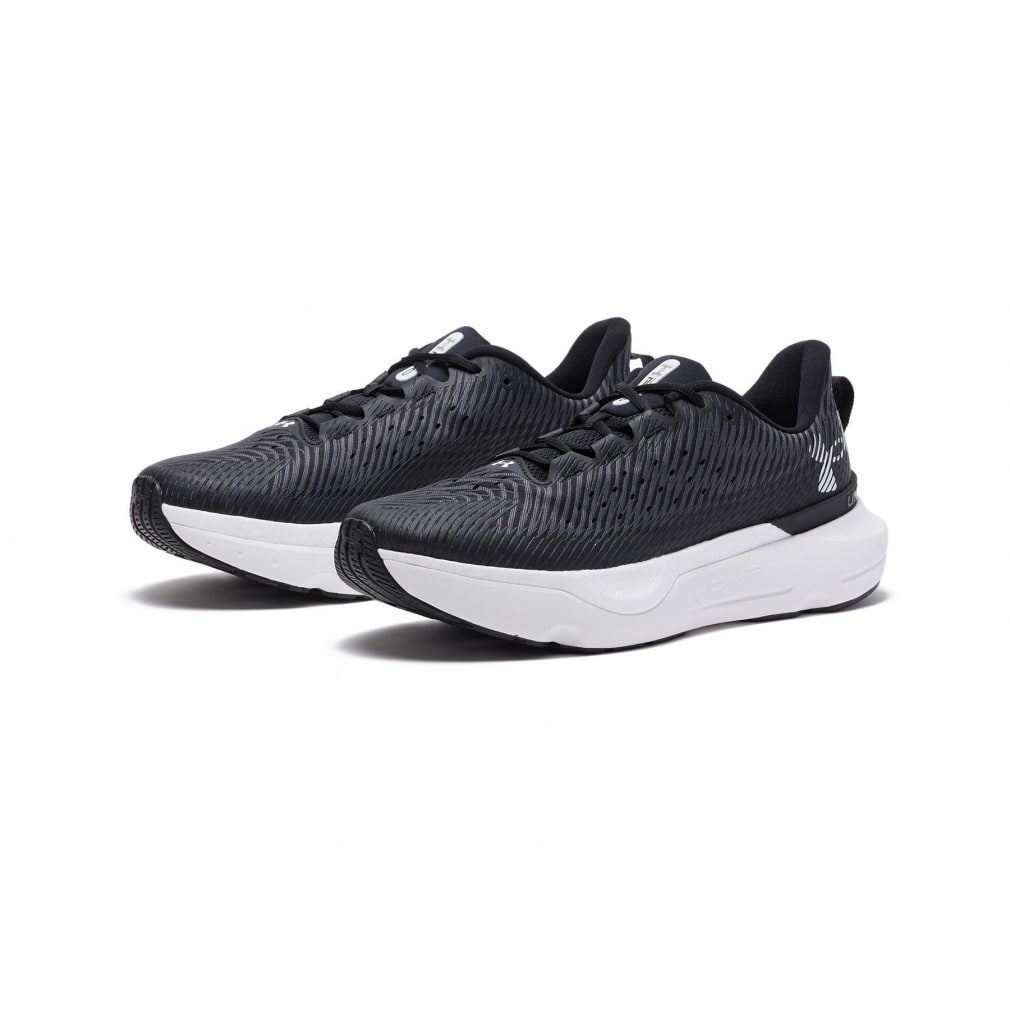 Strive 7 hotsell under armour