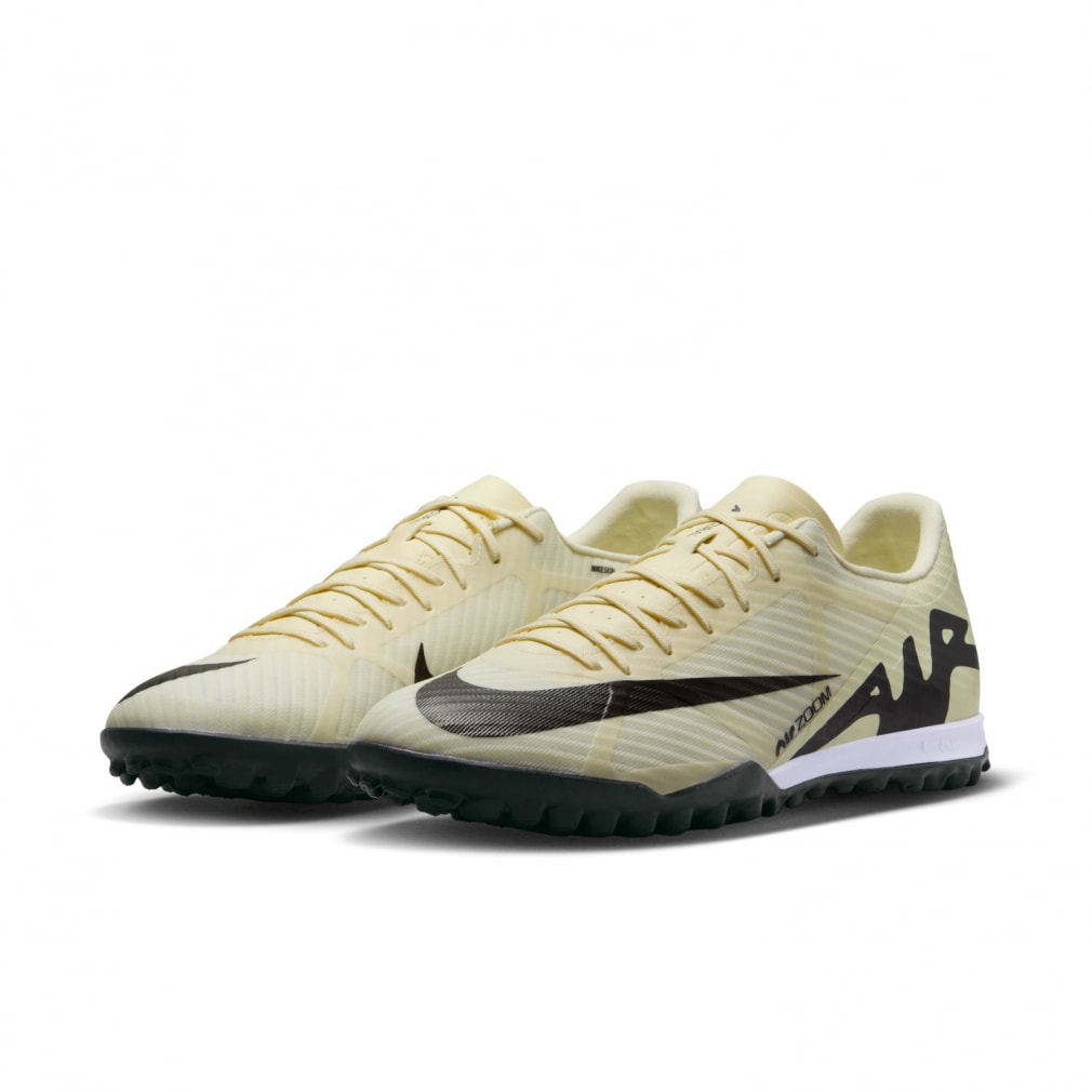 定価9350円のところ送料無料 新品 NIKE ZOOM VAPOR15 ACADEMY TF24.5