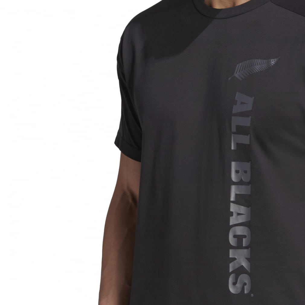 アディダス メンズ ラグビー 半袖シャツ オールブラックス Graphic Tシャツ Fs0706 ブラック Adidas 公式通販 アルペングループ オンラインストア