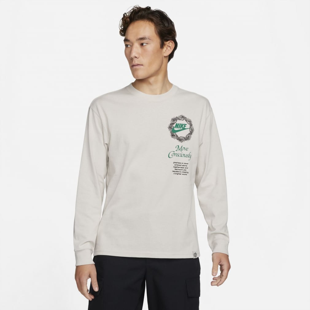 ナイキ メンズ 長袖Tシャツ NSW SUST グラフィック L/S Tシャツ DN5141 072 スポーツウェア ： オフホワイト NIKE  wi_cp