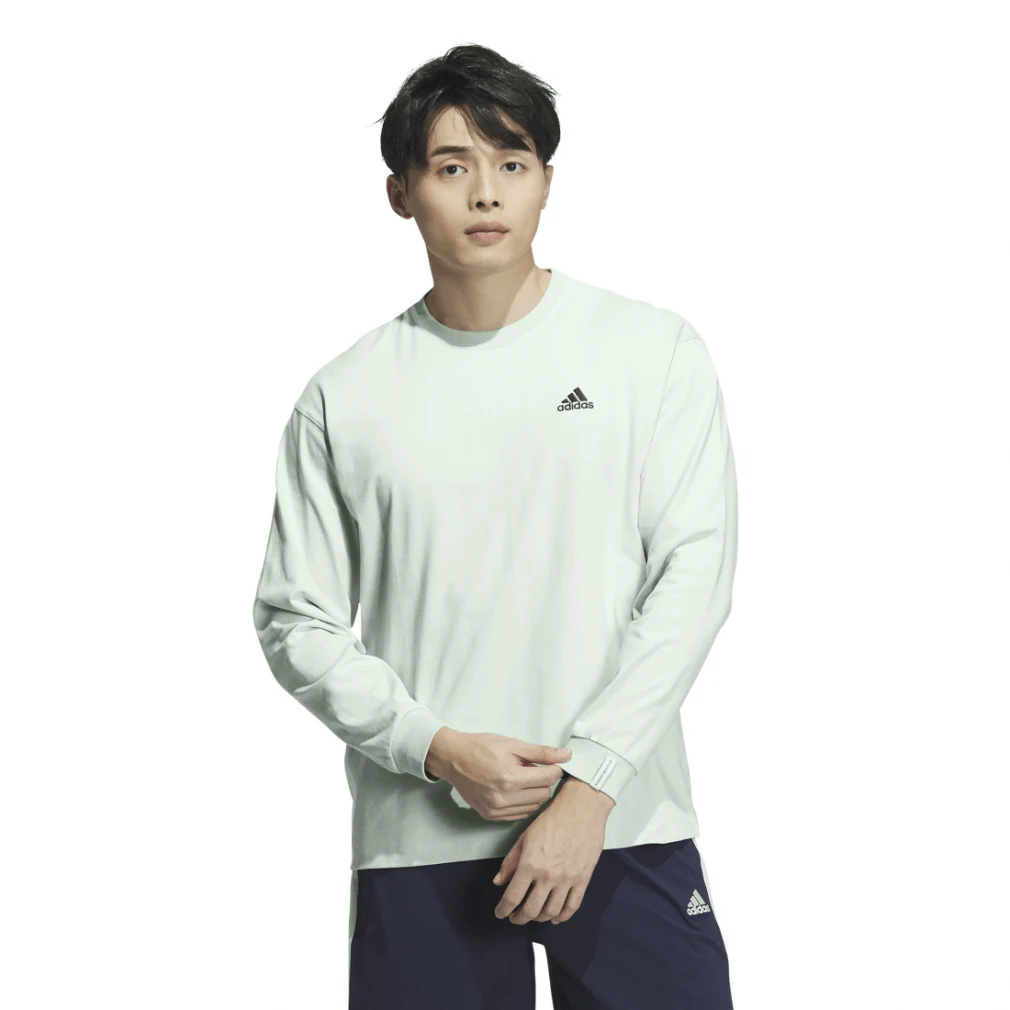 【adidas公式】 エッセンシャルズ プラス ルーズフィット スモールロゴ 長袖Tシャツ アディダス スポーツウェア リネングリーン J/L 男性 JF3980